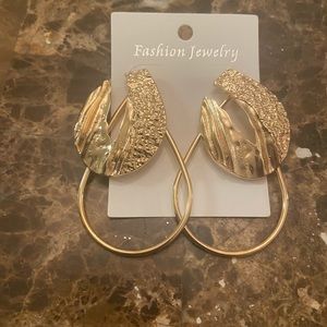 Good Statement earrings